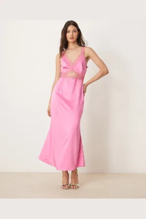 Never Fully Dressed Mimi - Pink slip-maxikjole med blondeudskæringer
