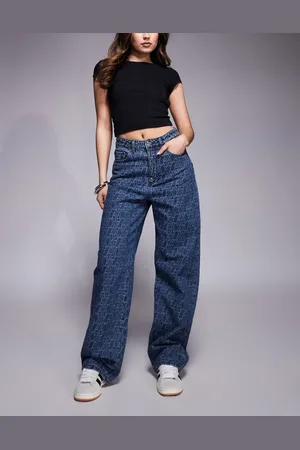 Armani Exchange Mellemblå jeans med lige ben og monogrammønster