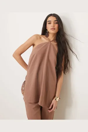 ASOS Mokkabrun skræddersyet flagrende top med halterneck - Del af sæt