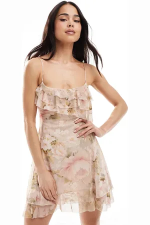 Bershka Minikjole med flæsedetaljer og lyserødt blomstermønster