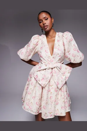 ASOS Minikjole i jacquard med pufærmer, sløjfedetalje og blomstermønster-Hvid
