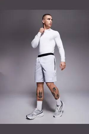 The North Face Mountain Athletics - Grå shorts i tech-fleece
