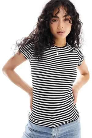 AWARE T-shirt med rund hals og