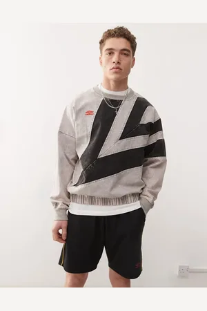 Umbro Diamond Drill - Grå og forvasket sweatshirt med detaljer i flere farver