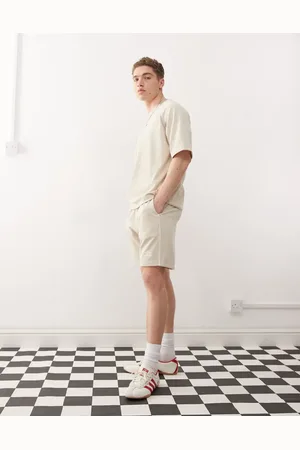 Umbro Beige shorts i mesh med panelsyninger-Grå
