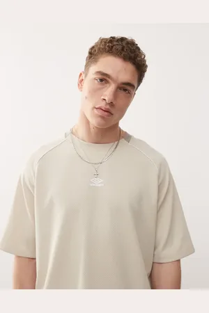 Umbro Beige T-shirt med meshpaneler-Grå