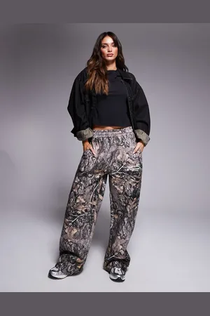 Good For Nothing Joggingbukser i afslappet pasform med lige ben og camouflageprint