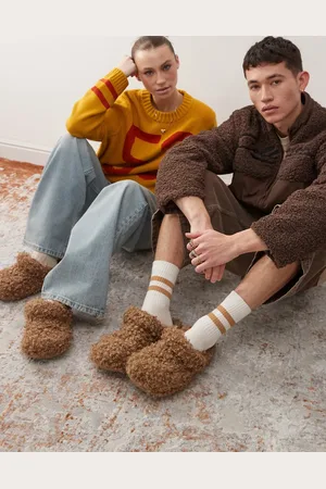 Crocs Klassiske clogs med doodle-design i brunt pels