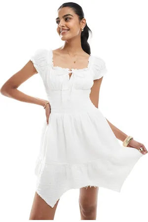 Bershka Ecrufarvet milkmaid-minikjole med rynker-Neutral