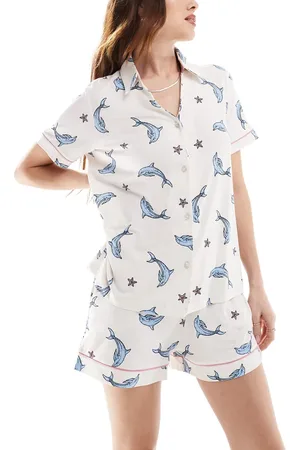 Chelsea Peers Sæt med kortærmet reversskjorte og shorts i polyester med delfinprint