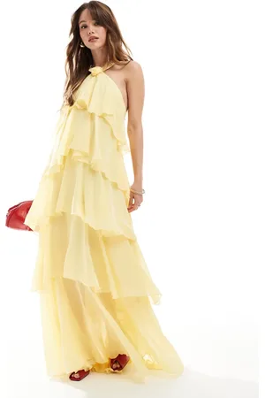 VERO MODA Felicia - Gul lagdelt maxikjole med halterneck og corsage-detalje