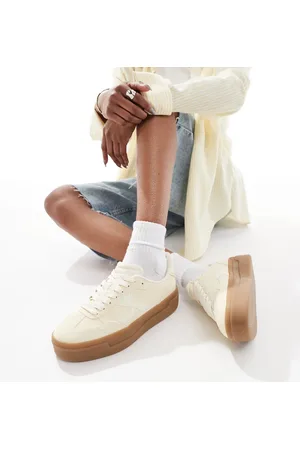 Stradivarius Lysegule sneakers med plateausål i gummi