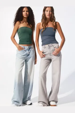 Pull&Bear Pakke med 2 tætsiddende bandeau-toppe i polyamid i grøn/grå