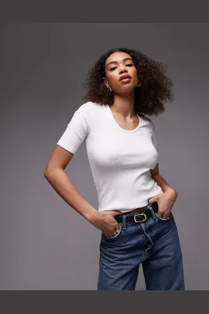 ARKET T-shirt i ribstrikket jersey med dyb rund hals