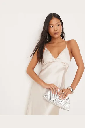 Miss Selfridge Hvid maxikjole med blondeindsatser i satin