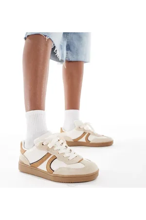 Stradivarius Hvide sneakers med gummisåler