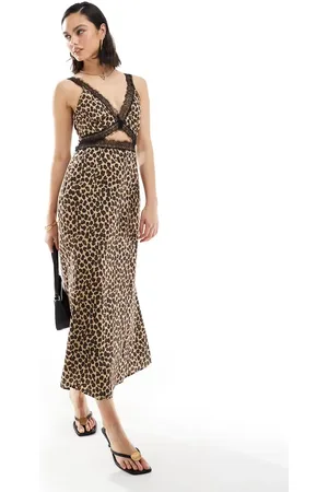 Never Fully Dressed Mimi - Maxikjole med blondedetaljer og udskæringer i leopardprint-Brun