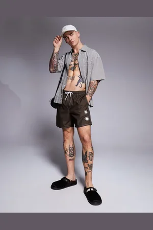 ASOS Brune mellemlange badeshorts med solbroderi