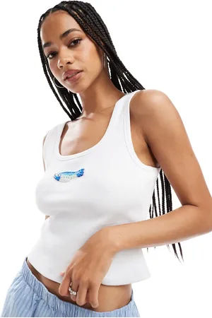 ASOS Ribstrikket minitop med perlebesat fiskedetalje