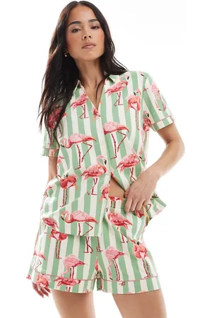 Chelsea Peers Stribet bomuldssæt med flamingoprint bestående af shorts og kortærmet skjorte med reverskrave