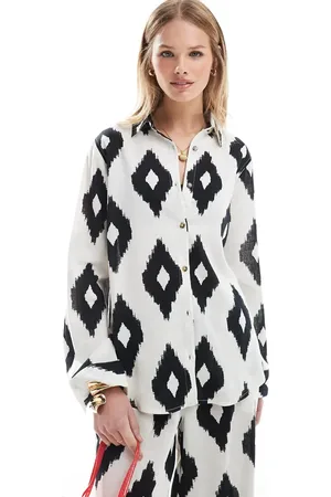 Accessorize Oversized strandskjorte med sort/hvidt print-Multifarvet
