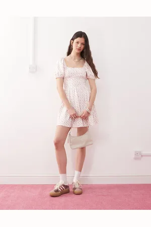 Miss Selfridge Milkmaid-minikjole med pufærmer og småblomstret print i lyse farver-Multifarvet