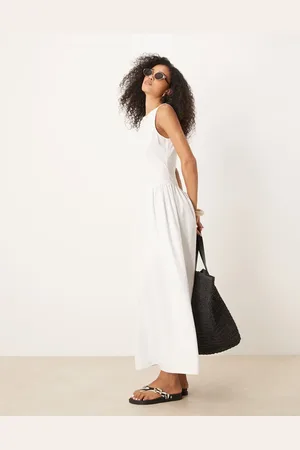 ASOS Midikjole med indsyet talje og halsudskæring