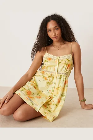 ASOS Cami-minikjole med gennemgående knapper og patchwork-blomstermønster i broderie anglaise-Multifarvet