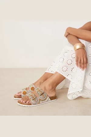 ASOS Wide Fit - Funky - Flade og guldfarvede sandaler med dobbeltrem