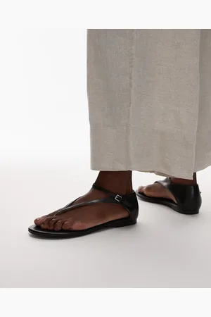 MANGO Sorte sandaler med hælkappe i læder