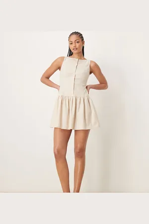 ASOS ASOS DESIGN Tall - Havrefarvet minikjole med lige hals, lavtsiddende talje og knapper-Brun