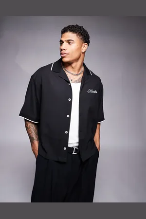 ASOS Oversized skjorte med reverskrave, firkantet pasform og brystbrodering