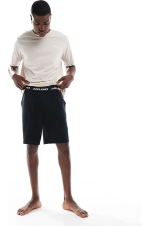 JACK & JONES Cremefarvet og sort loungesæt med T-shirt og shorts