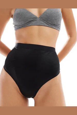 Spanx Invisible 2.0 - Let og formgivende sorte G-streng