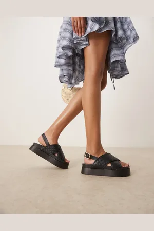 ASOS Flame - Sorte flettede sandaler med formstøbt indersål og krydsende remme