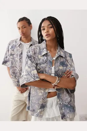 COLLUSION Unisex - Denimskjorte med firkantet pasform og camouflageprint-Grøn