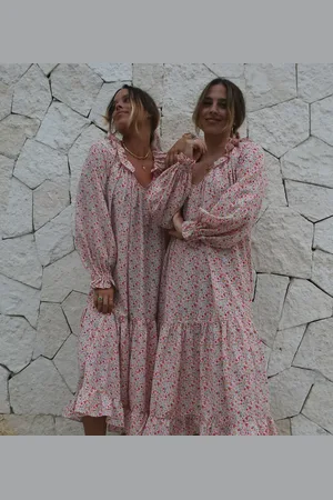 Labelrail X Collyer Twins - Lyserød midaxi-kjole med ballonærmer og flæser i småblomstret print