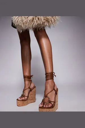 Simmi London SIMMI London - Jadey - Wide Fit - Brune og højhælede sandaler med stropper og kilehæl