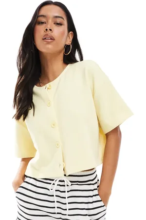 Miss Selfridge Lysegul ribstrikket cardigan med korte ærmer og knapper - Del af sæt