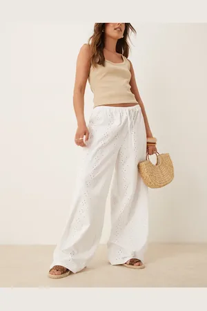 ASOS Hvide bukser i pyjamasstil med bindebånd i taljen og broderier