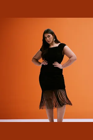 ASOS ASOS DESIGN Curve - midikjole med asymmetrisk halsudskæring, tekstur og kantfrynser