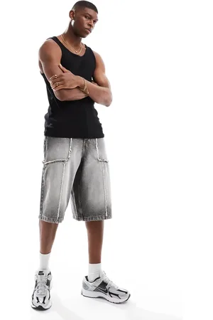 Bershka Forvaskede sorte skater-denimshorts med slidt finish