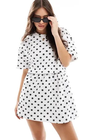 Miss Selfridge Lagdelt smock-kjole med korte ærmer og -Hvid