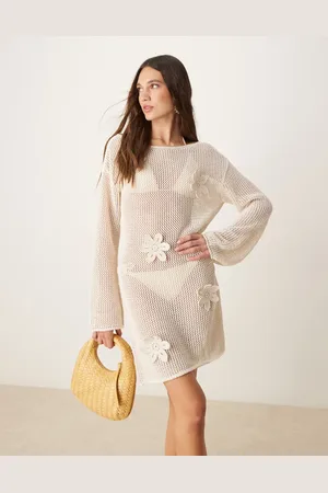 ASOS Ecrufarvet strikket strand-minikjole med 3D-blomsterdetaljer-Hvid