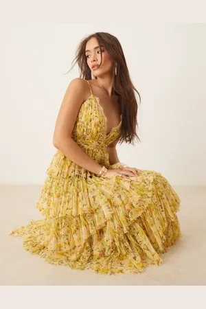 Lace & Beads Lagdelt og gul maxikjole med blondekant og blomstermønster