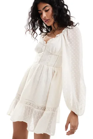 Miss Selfridge Grå minikjole i chiffon med korset-detalje