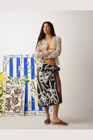 Topshop Sort/cremehvid sarong med abstrakt blomstermønster