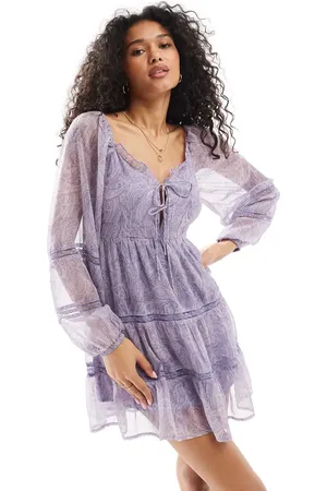 Miss Selfridge Lilla korset-minikjole med paisley