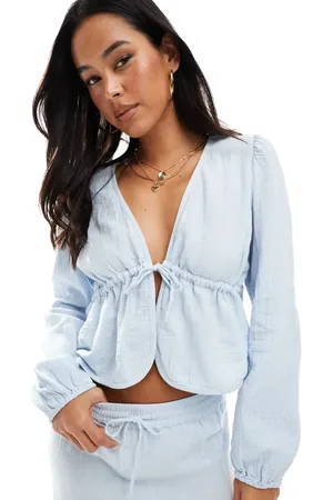 Pieces® Cropped bluse med bindebånd foran i bomuldskrølstof - Del af sæt