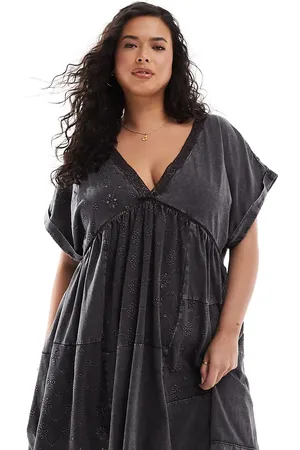 ASOS ASOS DESIGN Curve - Minikjole i grå syrevask med v-hals, broderinger og korte oprullede ærmer